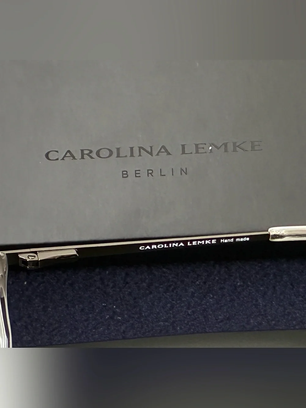 Carolina Herrera Novak Grey + Premium Luxury Case 54-13/135